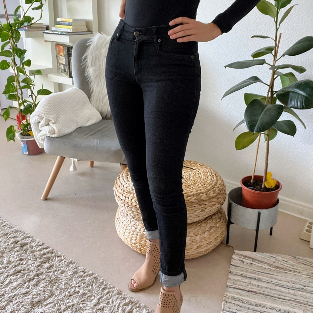 Edasi Denim Soft Black Jeans